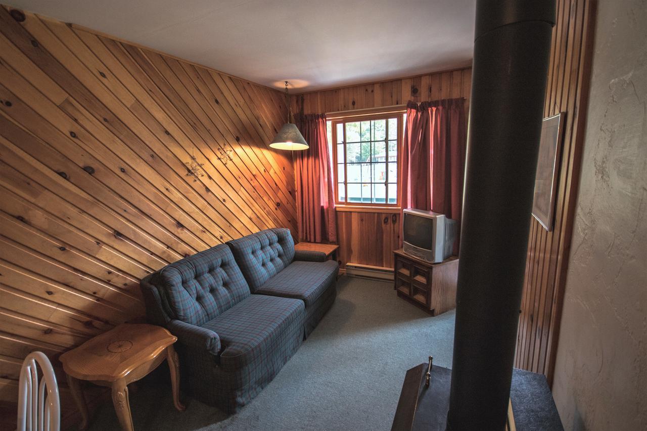 High Falls Bay Cottages, Camping & Waterpark Bracebridge Luaran gambar
