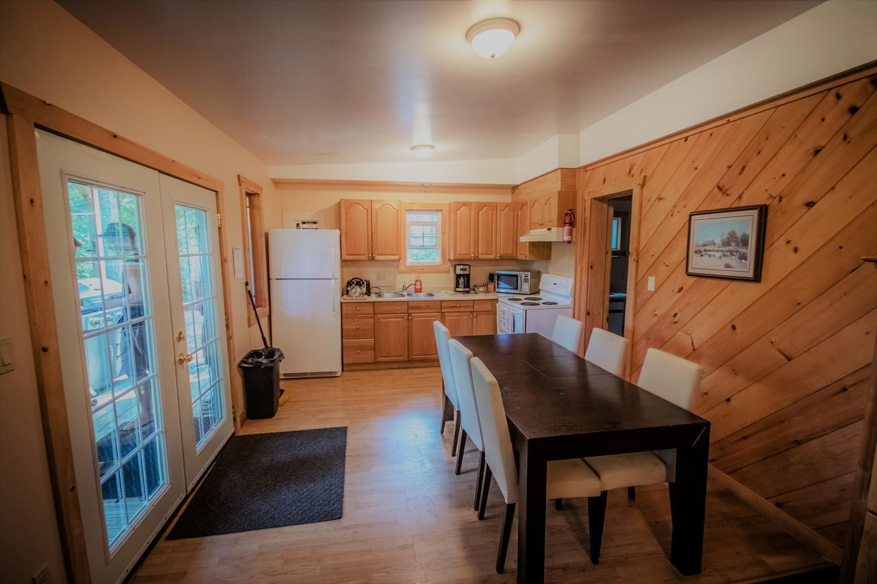 High Falls Bay Cottages, Camping & Waterpark Bracebridge Luaran gambar