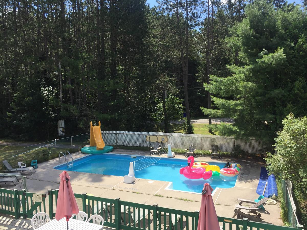 High Falls Bay Cottages, Camping & Waterpark Bracebridge Luaran gambar
