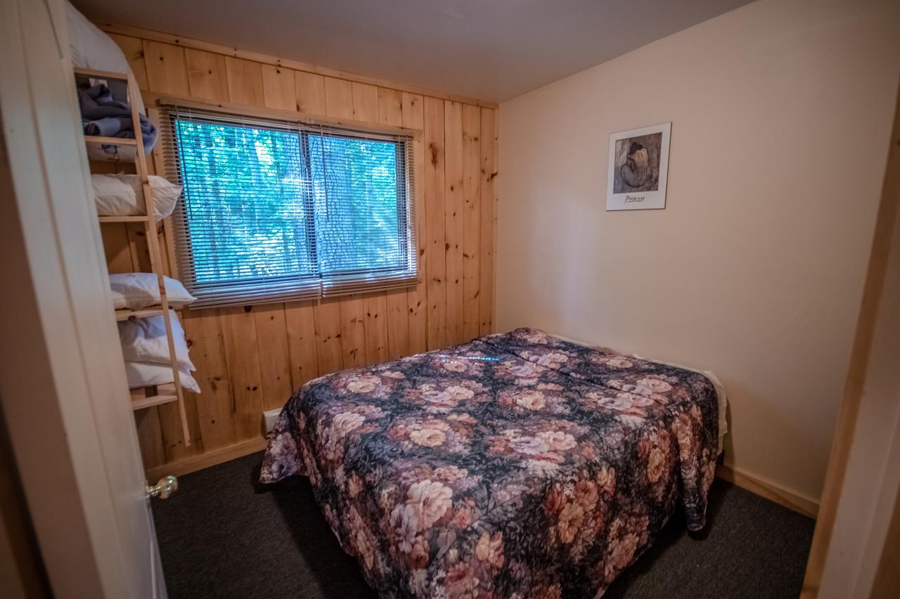 High Falls Bay Cottages, Camping & Waterpark Bracebridge Luaran gambar